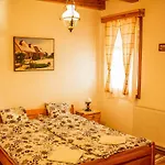 Nosztalgia Vendeghaz 3* 佐洛埃格塞格